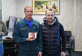 Парламентарий поздравил спасателей Карачаево-Черкесии с заслуженными наградами