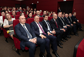 Государственные и региональные награды вручены жительницам КЧР на торжестве в честь Международного женского дня