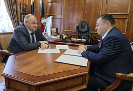 Председатель Народного Собрания КЧР Александр Иванов провёл рабочую встречу с председателем Комитета по аграрной политике Кемалом Бытдаевым