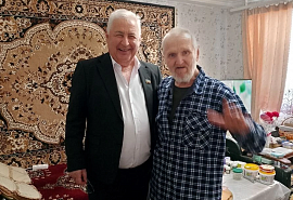 Депутаты Народного собрания Карачаево-Черкесии посетили ветеранов Великой Отечественной войны, переживших блокаду Ленинграда.