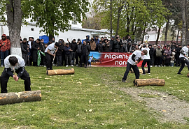 В Карачаево-Черкесии отметили День возрождения карачаевского народа 