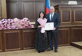 Более 50 жителей Карачаево-Черкесии награждены Почетной Грамотой Народного Собрания КЧР в преддверии Дня России