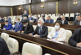 Депутаты НС КЧР единогласно поддержали кандидатуру Мурата Аргунова на должность Председателя Правительства республики