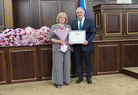 Более 50 жителей Карачаево-Черкесии награждены Почетной Грамотой Народного Собрания КЧР в преддверии Дня России