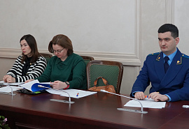 Законопроект о дополнительных мерах соцподдержки многодетных семей рассмотрен в Комитете по здравоохранению, социальной политике и спорту