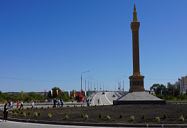 17-метровая стела, юбилейный проспект и 700-метровый мостовой переход открыты в Черкесске в праздничный день 