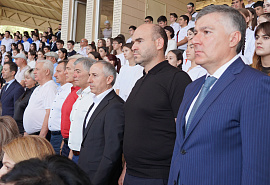 В 20-ю годовщину теракта в Беслане общественность Карачаево-Черкесии собралась на траурный митинг 