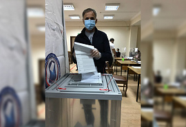 Большинство депутатов КЧР пришли на избирательные участки в первые сутки трехдневного голосования-2021 