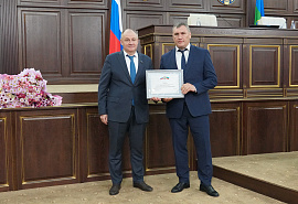Более 50 жителей Карачаево-Черкесии награждены Почетной Грамотой Народного Собрания КЧР в преддверии Дня России