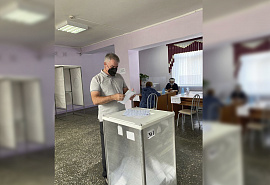 Большинство депутатов КЧР пришли на избирательные участки в первые сутки трехдневного голосования-2021 