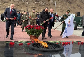 Депутаты НС КЧР почтили память защитников перевалов Кавказа