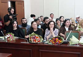 Депутаты поздравили представителей текстильной и легкой промышленности с профессиональным праздником 
