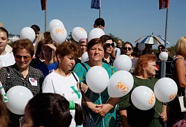 17-метровая стела, юбилейный проспект и 700-метровый мостовой переход открыты в Черкесске в праздничный день 
