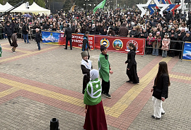 В Карачаево-Черкесии отметили День возрождения карачаевского народа 