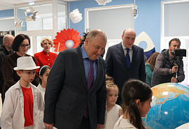 Воспитанники Центра культурного развития им. Ю. А. Гагарина в г. Черкесске пообщались с Героем России, космонавтом-испытателем Олегом Артемьевым