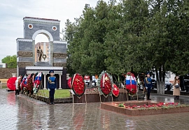 В День Победы руководители Карачаево-Черкесии почтили память погибших в Великой Отечественной войне