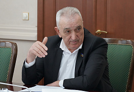 Законопроект о дополнительных мерах соцподдержки многодетных семей рассмотрен в Комитете по здравоохранению, социальной политике и спорту