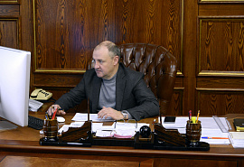 Председатель Народного Собрания (Парламента) КЧР Александр Иванов уже в восьмой раз принял участие в международной патриотической акции «Диктант Победы»